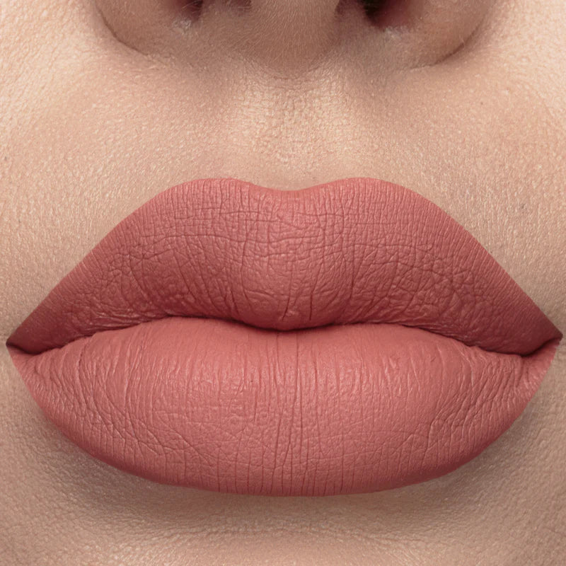 أوفرا × ماني ميو
مجموعة أحمر شفاه سائل يدوم طويلاً