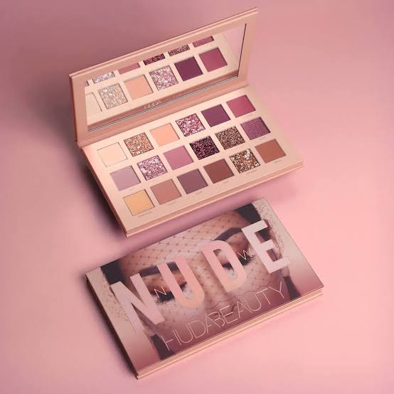 HUDA BEAUTY Nude Eyeshadow Palette