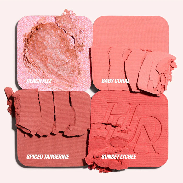 HUDA BEAUTY 
Blush Filter Blurring Blushlighters Palette