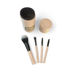 Gucci Beauty VIP 5-Piece Pink Makeup Brush Set with Case
